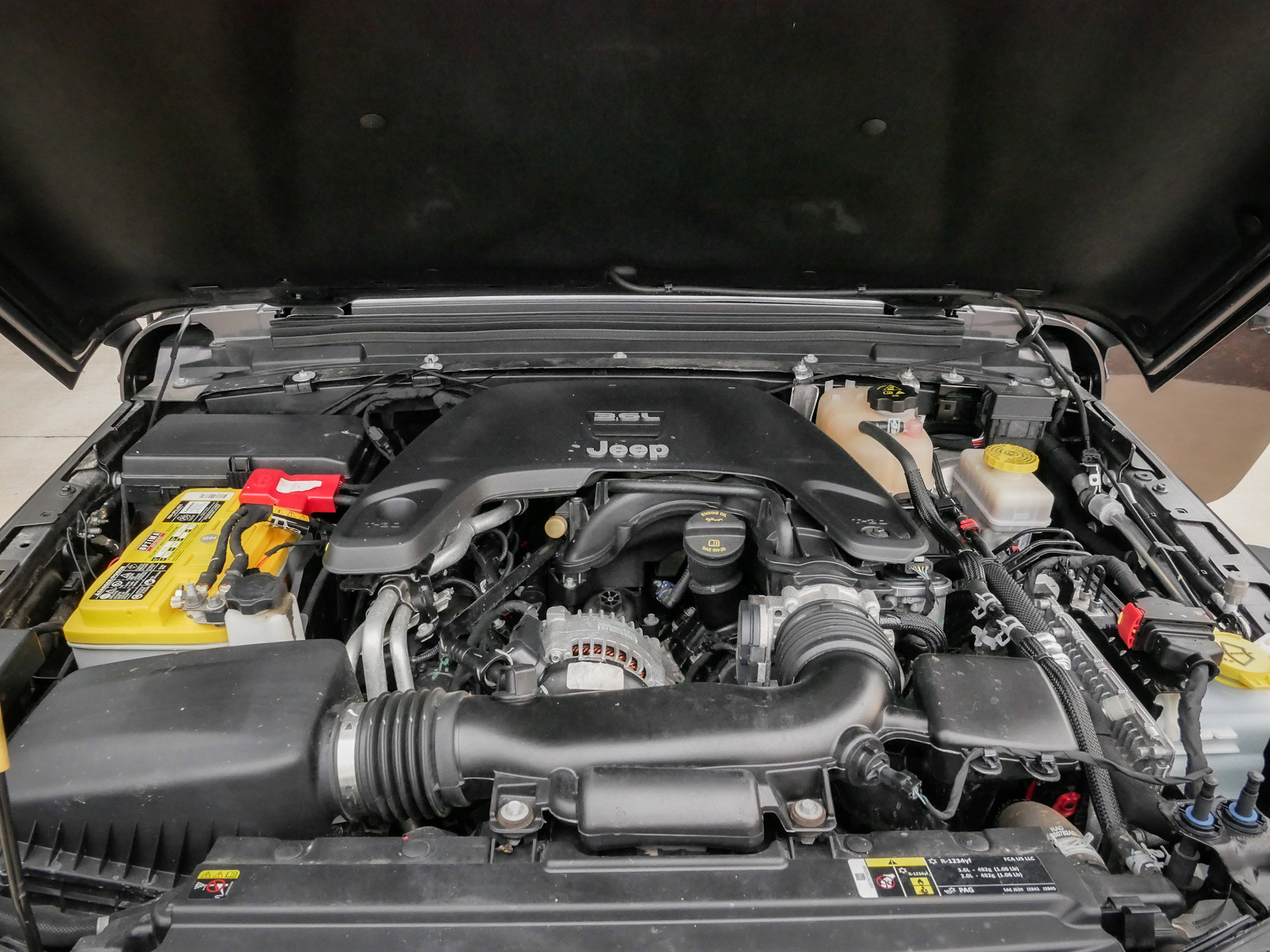 Used 2020 Jeep Wrangler Sport AWD/4WD image 32