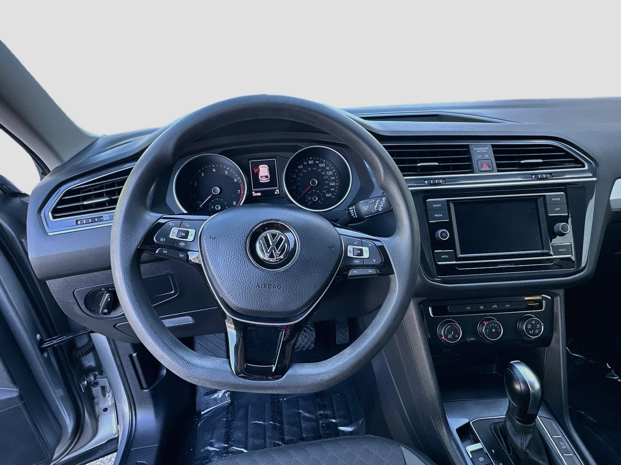 Used 2020 Volkswagen Tiguan S FWD image 8