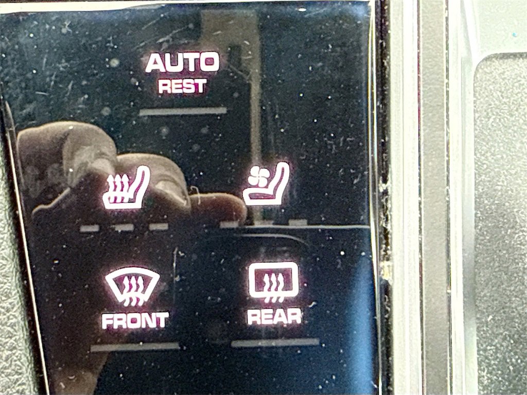 Used 2019 Porsche Cayenne S w/ Premium Plus Package image 22