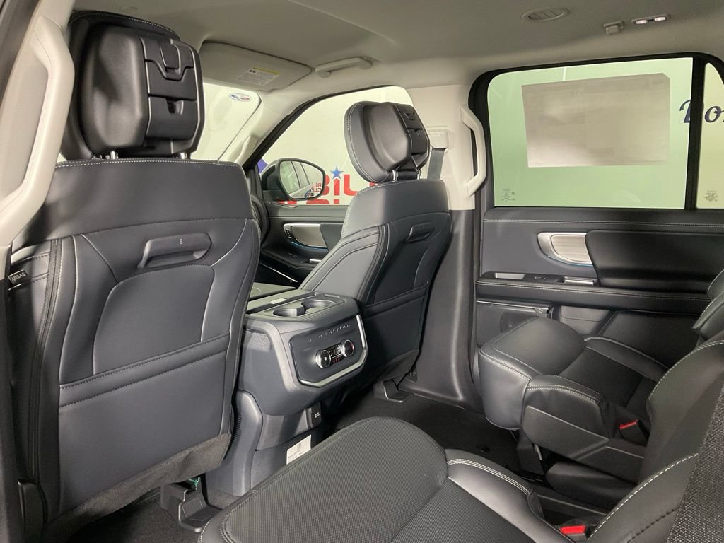 New 2027 Ford Expedition Platinum RWD image 15