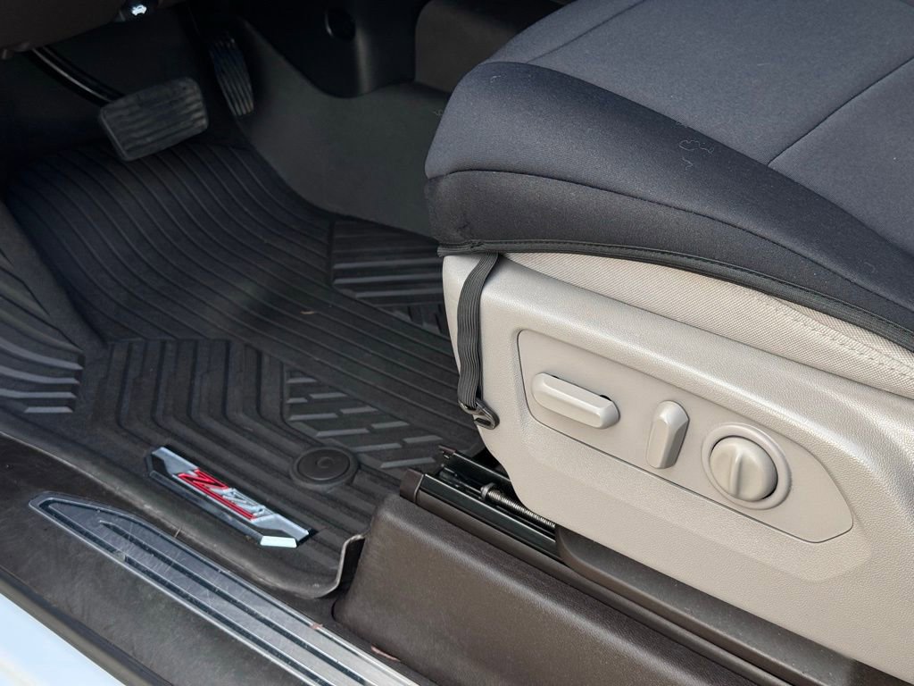 Used 2022 Chevrolet Silverado 1500 RST image 12