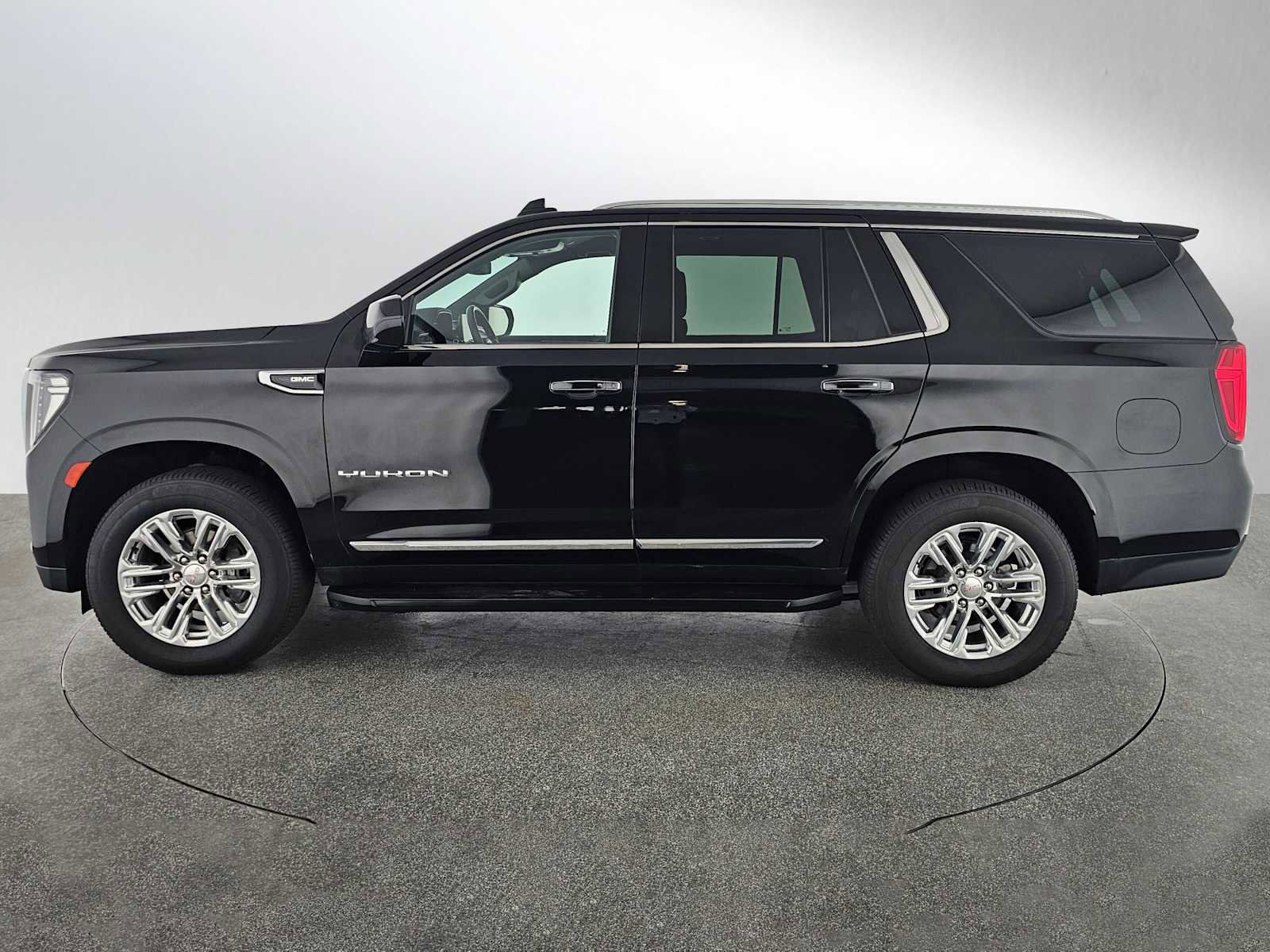 Used 2024 GMC Yukon SLT image 6