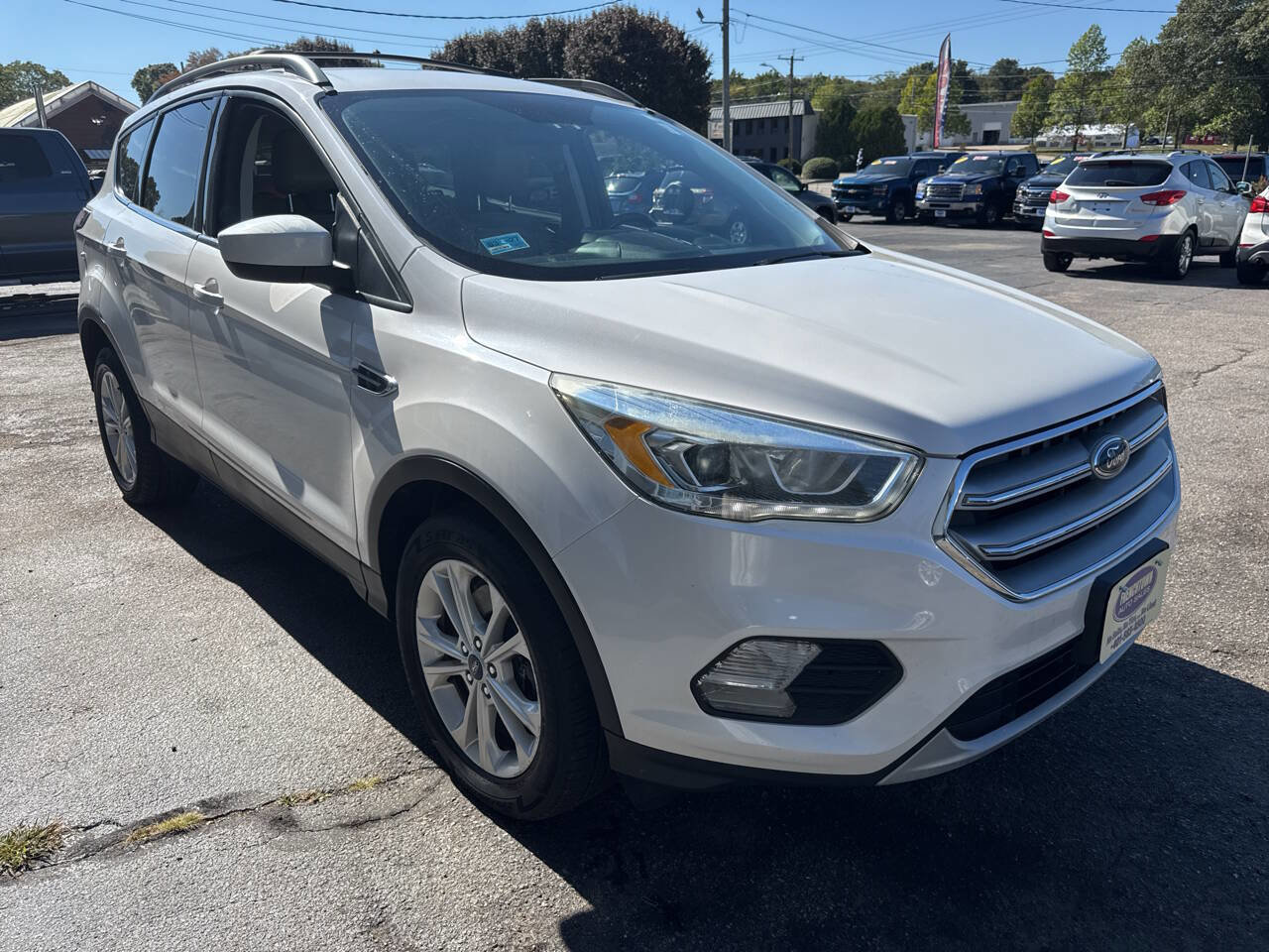 Used 2017 Ford Escape SE w/ SE Leather Comfort Package image 4