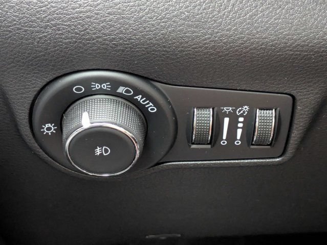 Certified 2023 Jeep Compass Latitude AWD/4WD image 24