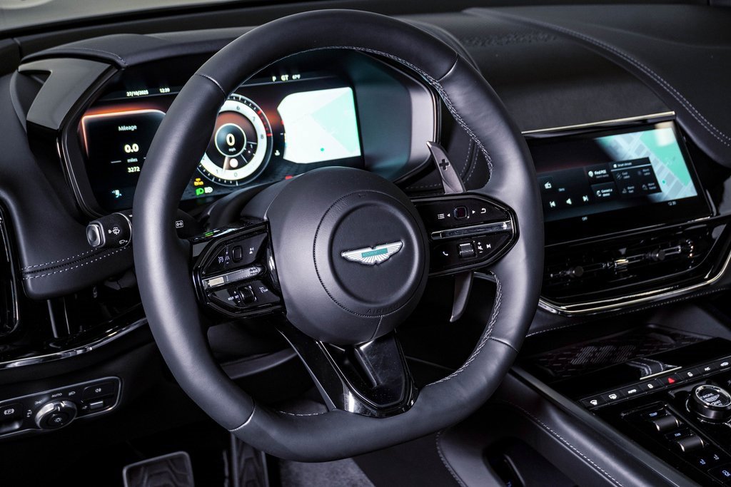 Used 2025 Aston Martin DBX 707 image 24