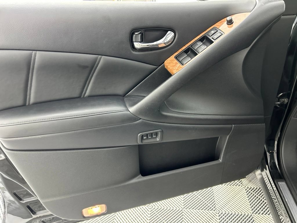Used 2013 Nissan Murano LE w/ Platinum Pkg AWD/4WD image 11