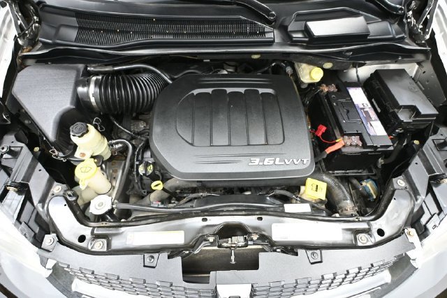 Used 2012 Dodge Grand Caravan SXT FWD image 39