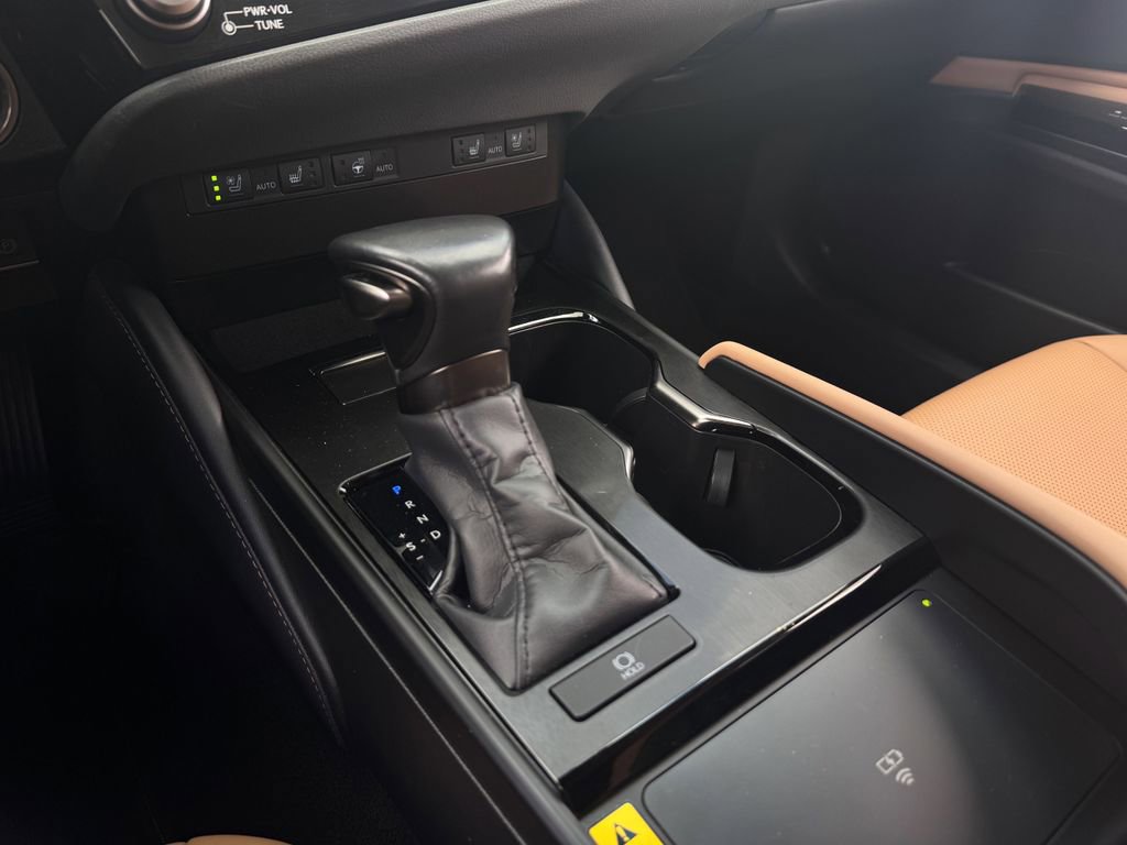 Used 2025 Lexus ES 350 w/ Premium Package image 18