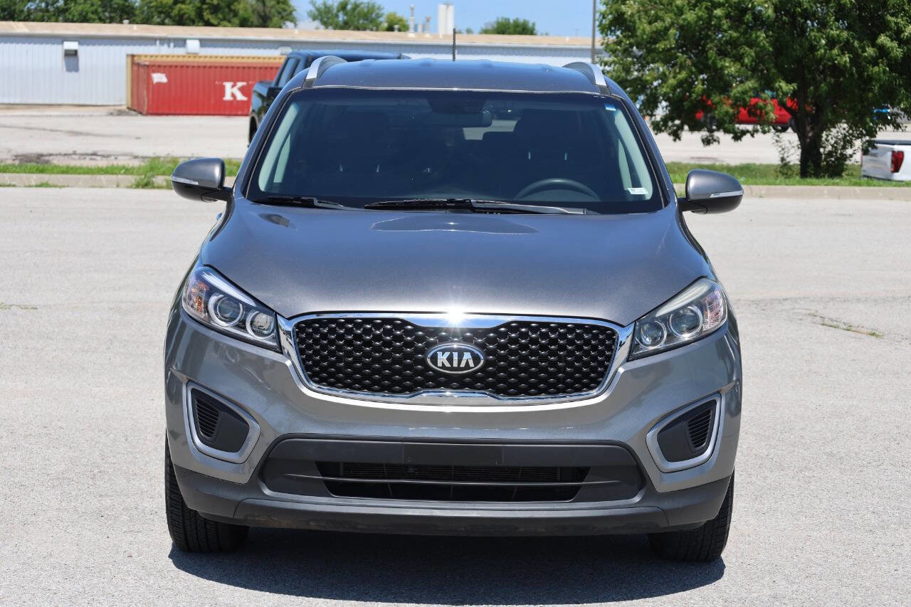 Used 2016 Kia Sorento LX image 5