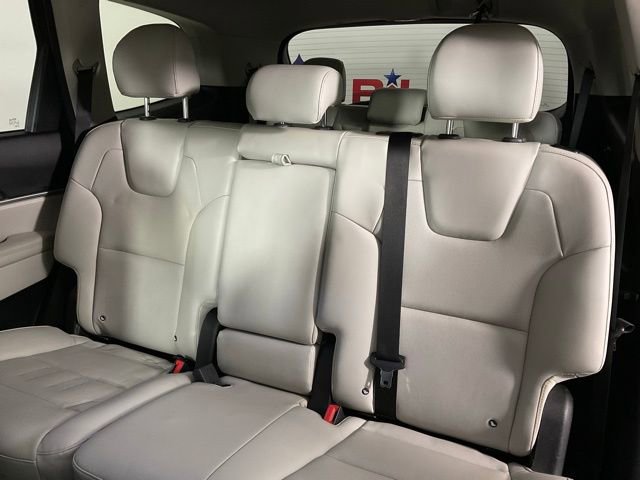 Used 2020 Kia Telluride S w/ S 8 Passenger Seating Package image 16