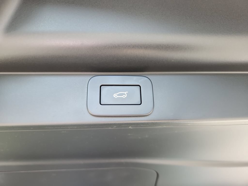 Certified 2025 Land Rover Range Rover SE AWD/4WD image 14