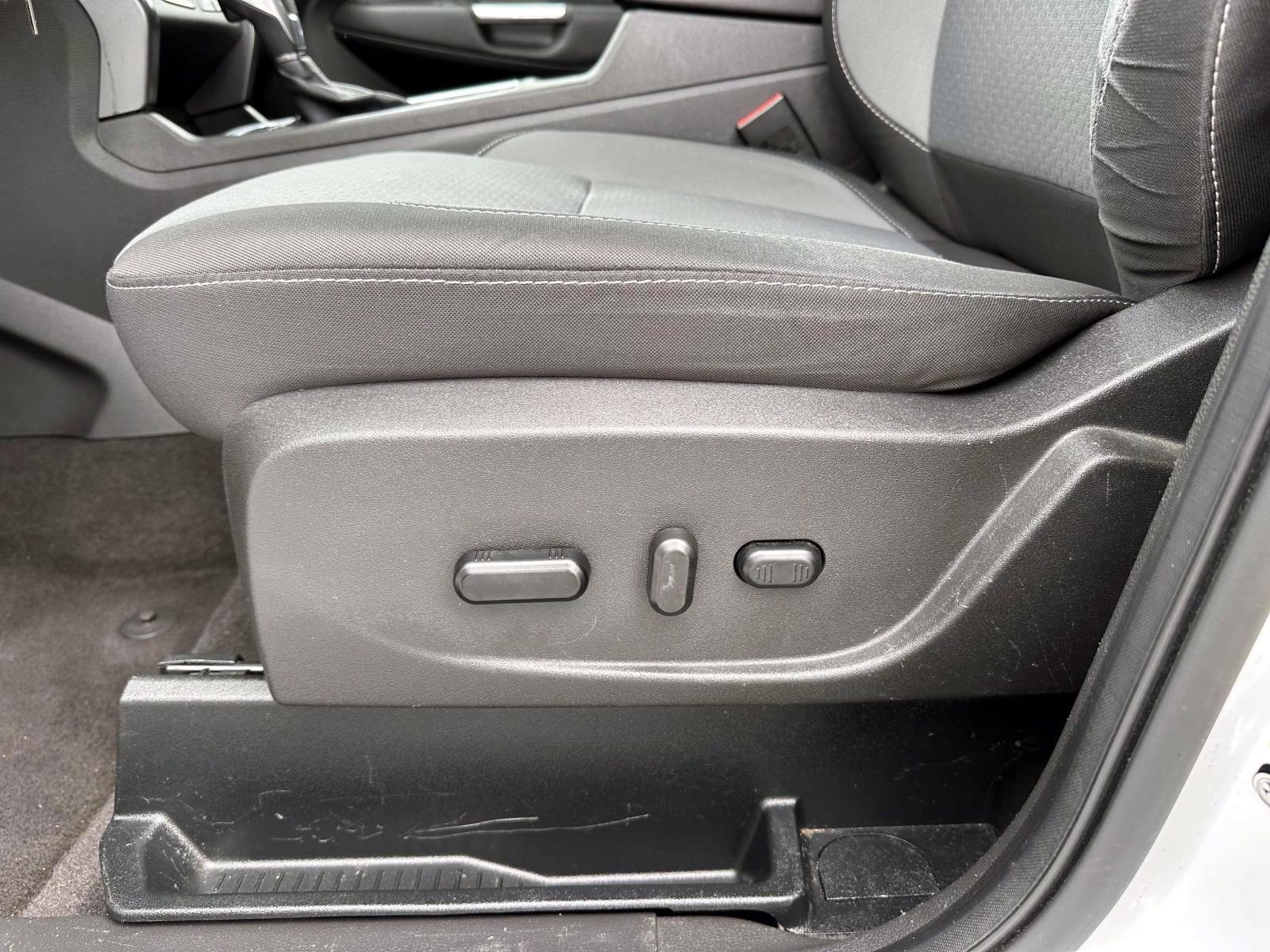 Used 2018 Ford Escape SE w/ SE Sync 3 Package AWD/4WD image 10