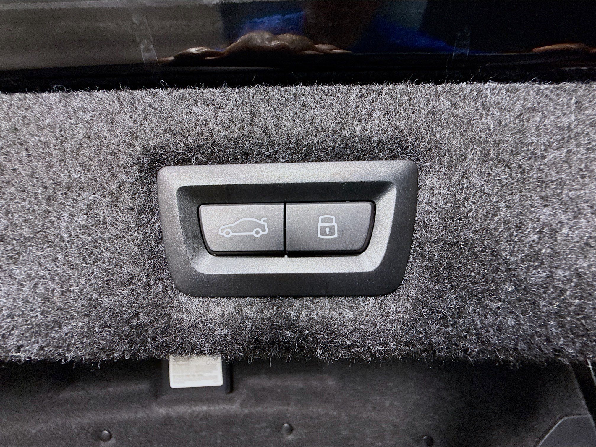 Used 2023 BMW 530e w/ Convenience Package RWD image 42