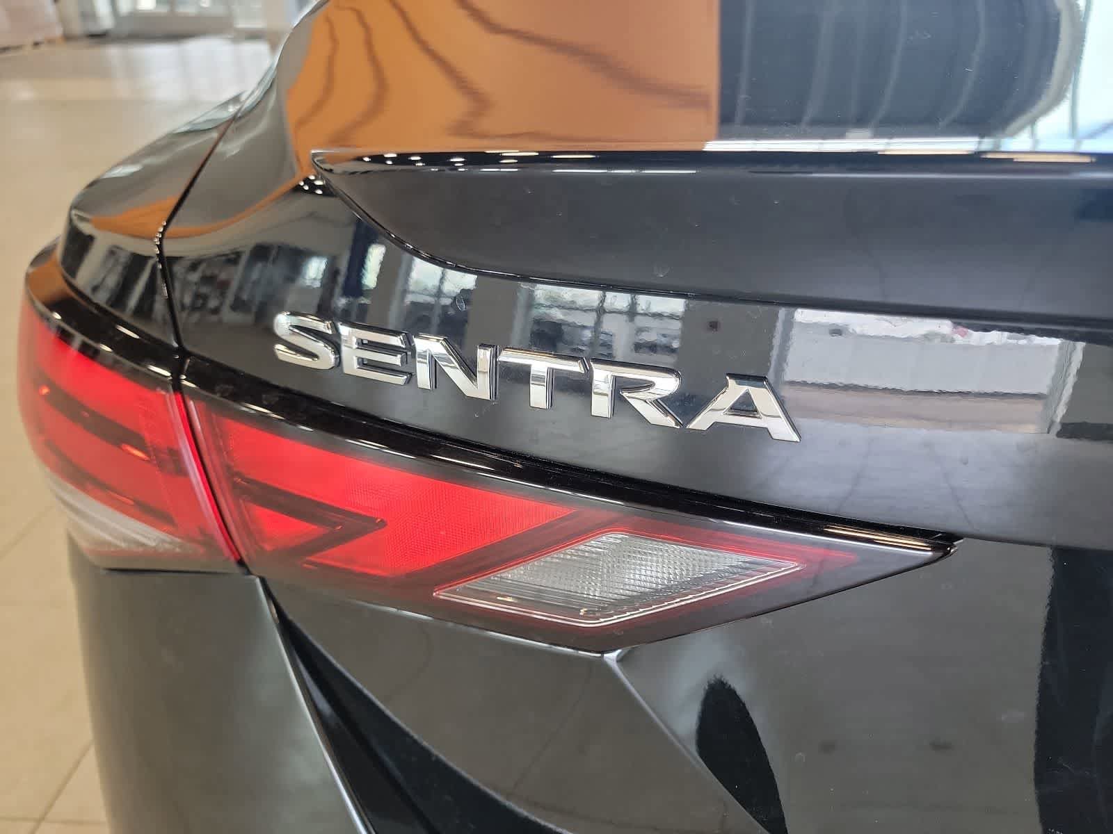 Used 2023 Nissan Sentra SR w/ SR Premium Package FWD image 11