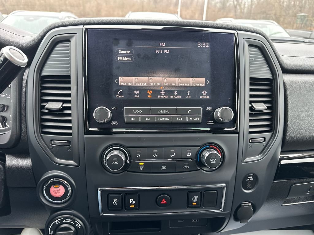 Used 2024 Nissan Titan SV image 22