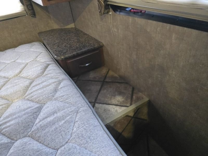 Used 2014 Ford E-450 and Econoline 450 Super Duty w/ Motorhome Prep Package image 35