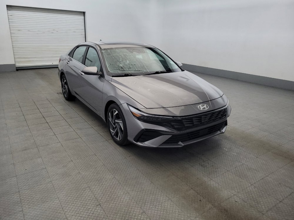 Used 2025 Hyundai Elantra Limited FWD image 13