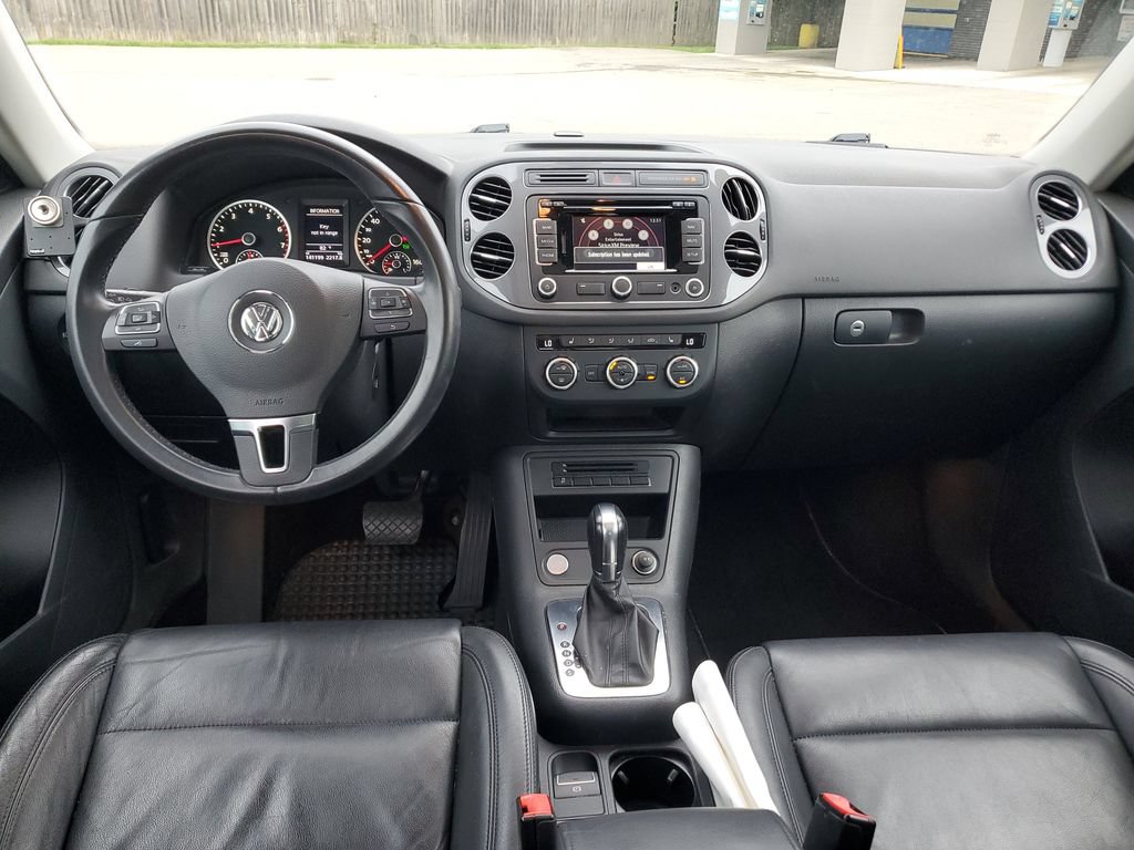 Used 2013 Volkswagen Tiguan SEL FWD image 11