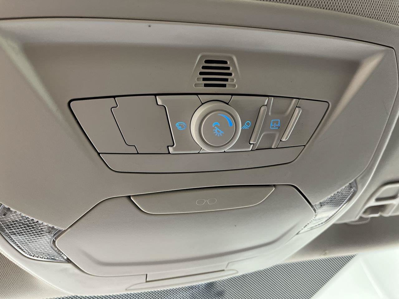 Used 2015 Ford Focus Titanium FWD image 28