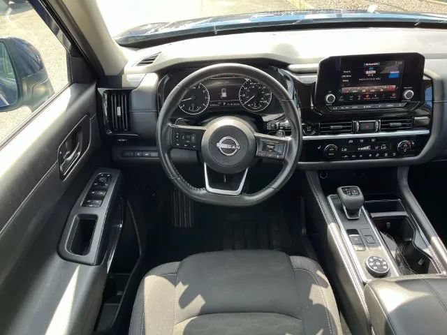 Certified 2025 Nissan Pathfinder SV AWD/4WD image 13