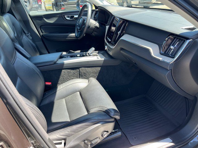 Used 2022 Volvo XC60 B5 Inscription w/ Protection Package Premier FWD image 20