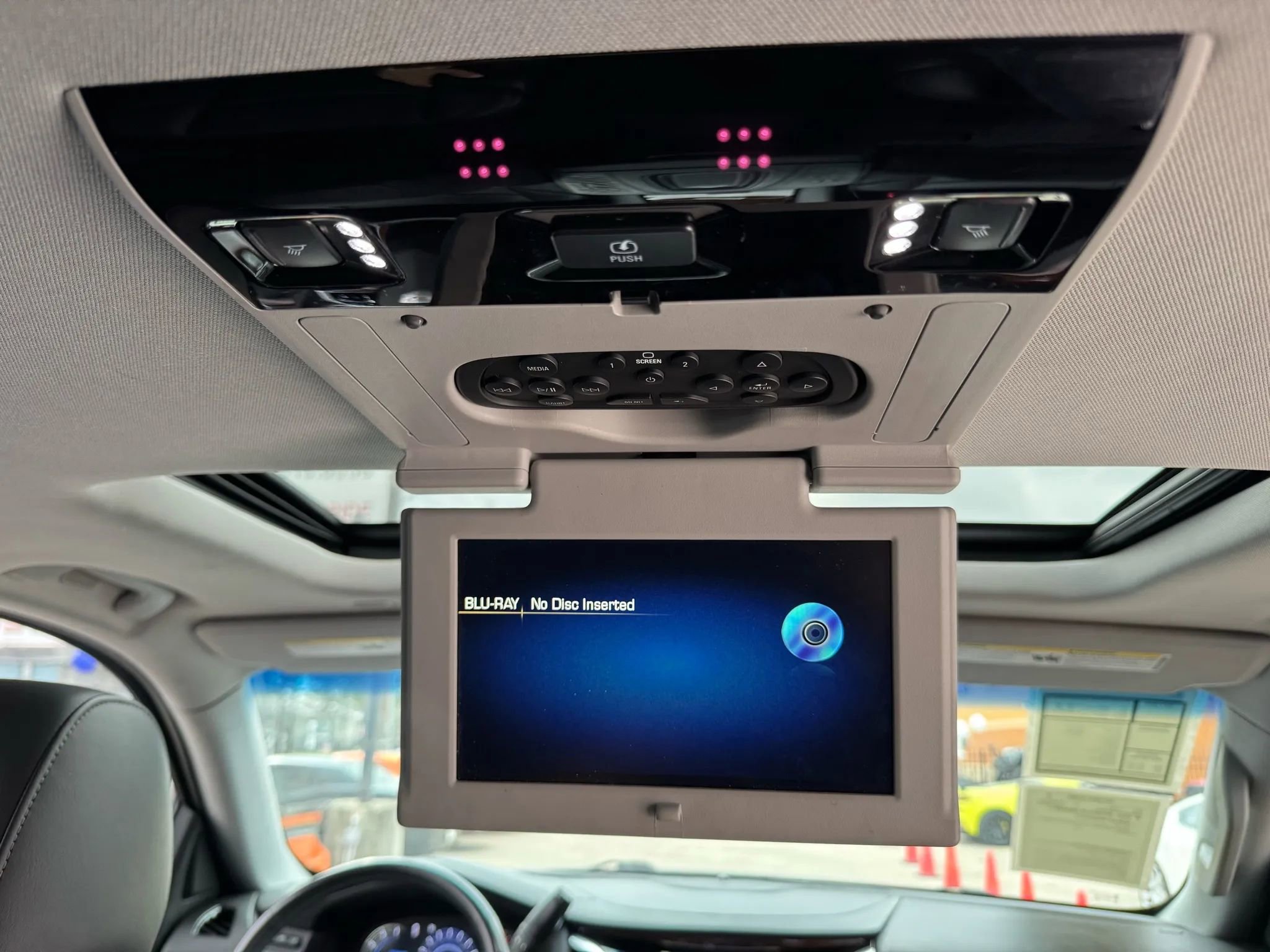 Used 2017 Cadillac Escalade Luxury image 26