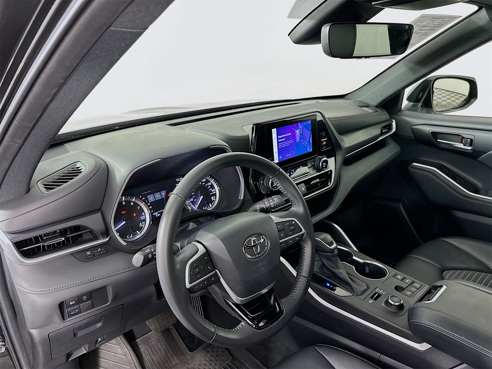 Certified 2023 Toyota Highlander XSE image 9