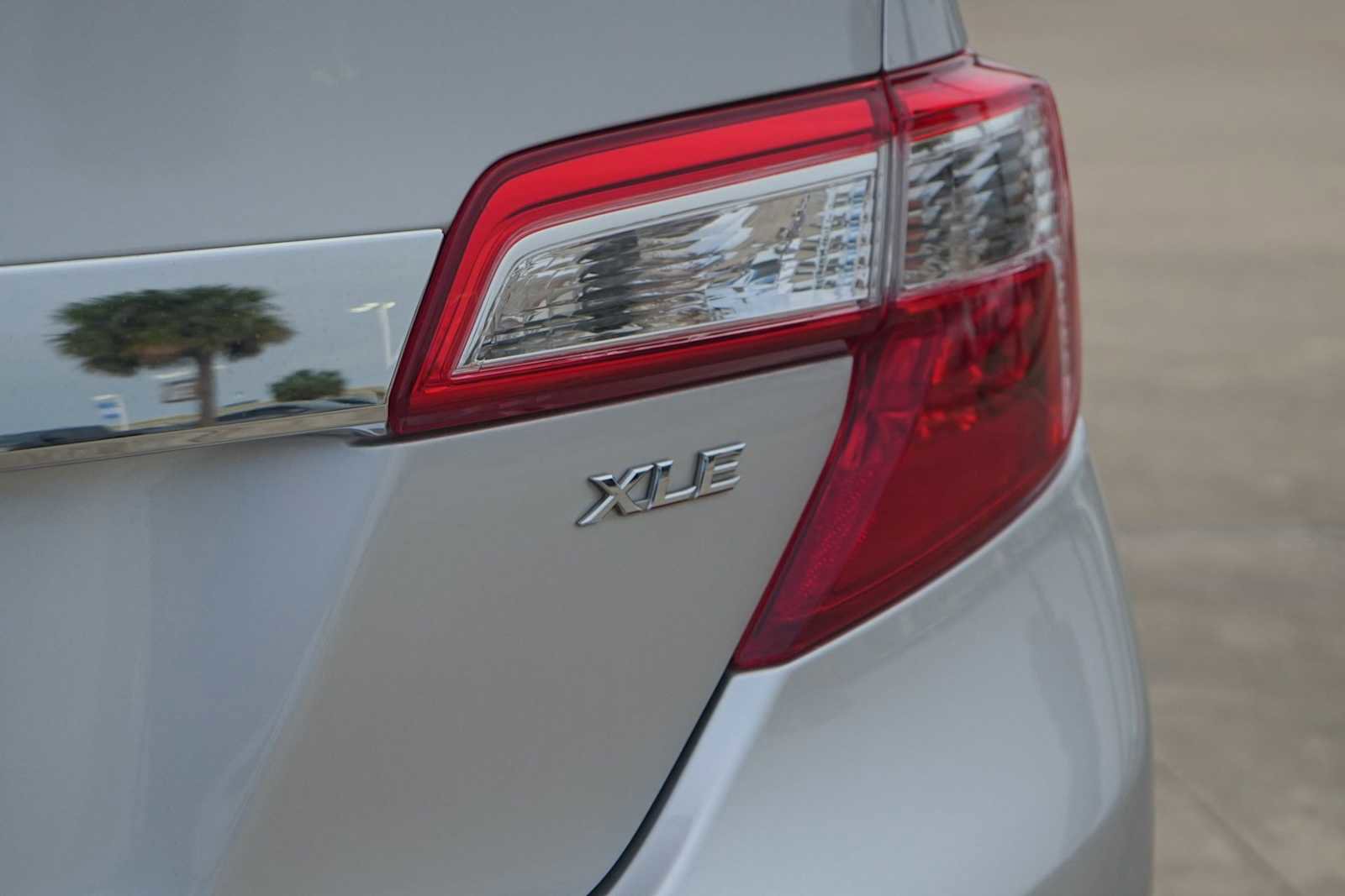 Used 2012 Toyota Camry XLE FWD image 8