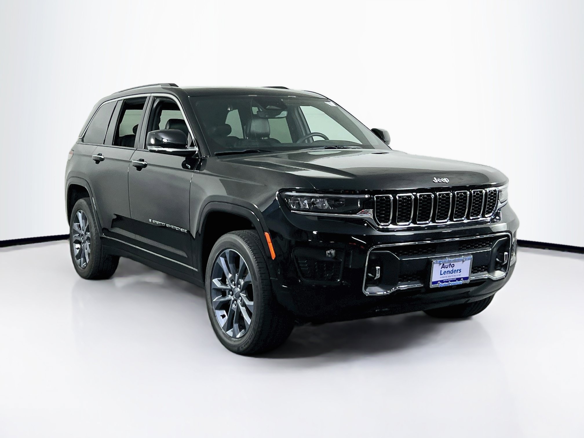 Used 2023 Jeep Grand Cherokee Overland AWD/4WD image 3