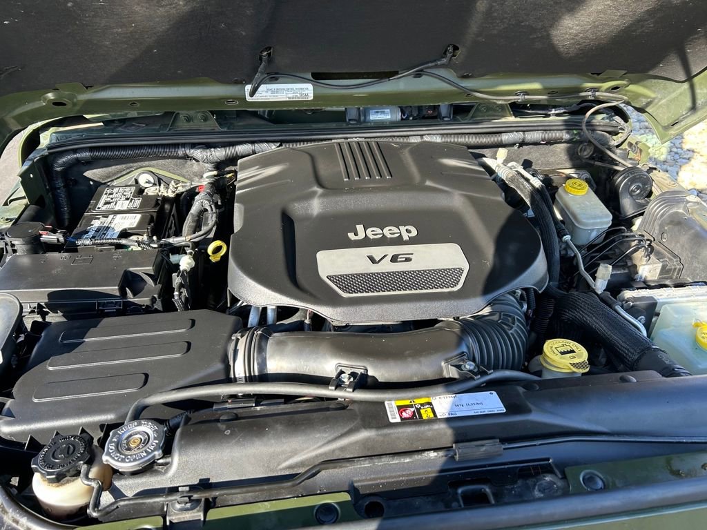 Used 2016 Jeep Wrangler Unlimited Sahara image 23