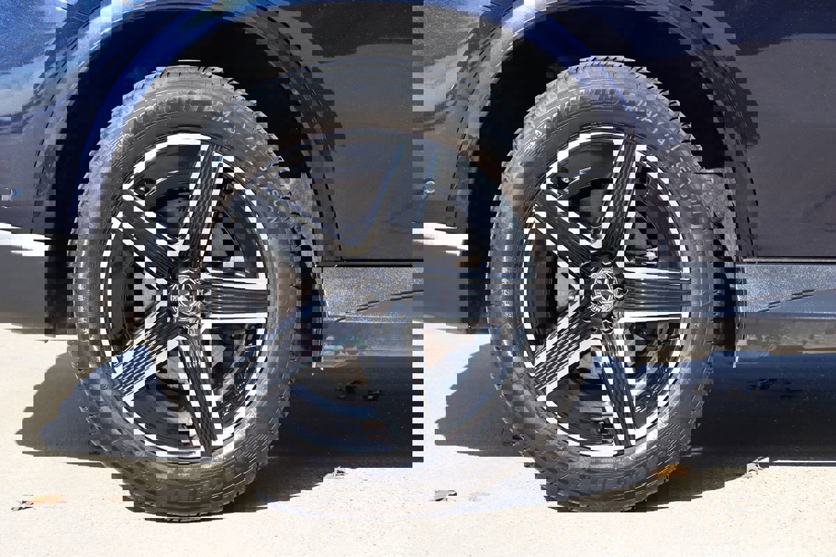 Used 2024 Mercedes-Benz GLC 300 4MATIC w/ AMG Line image 49