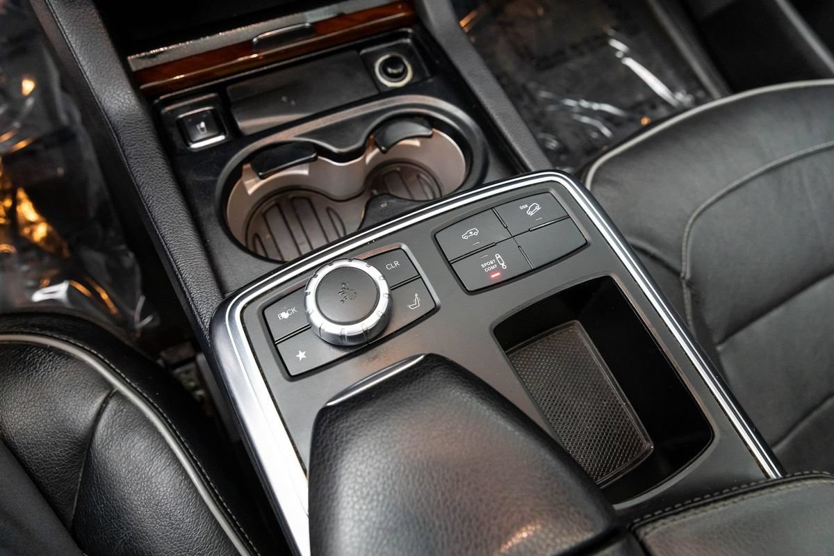 Used 2014 Mercedes-Benz GL 550 4MATIC image 29