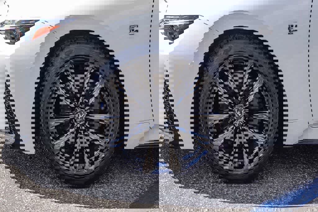 Used 2024 Lexus IS 350 F Sport RWD image 10