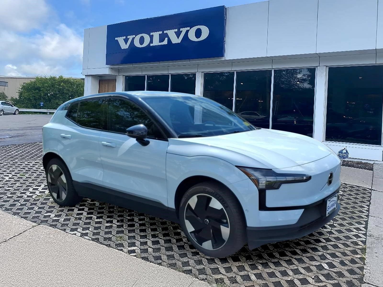Certified 2025 Volvo EX30 Ultra AWD/4WD image 1