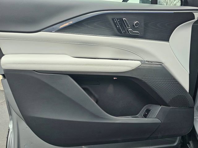 Used 2024 Cadillac Lyriq Luxury w/ LPO, Floor Liner Package image 20