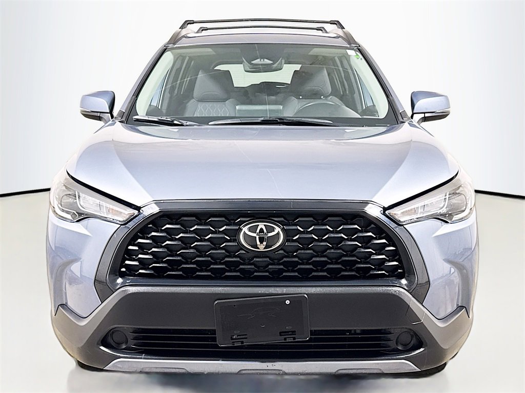 Used 2024 Toyota Corolla Cross LE image 2