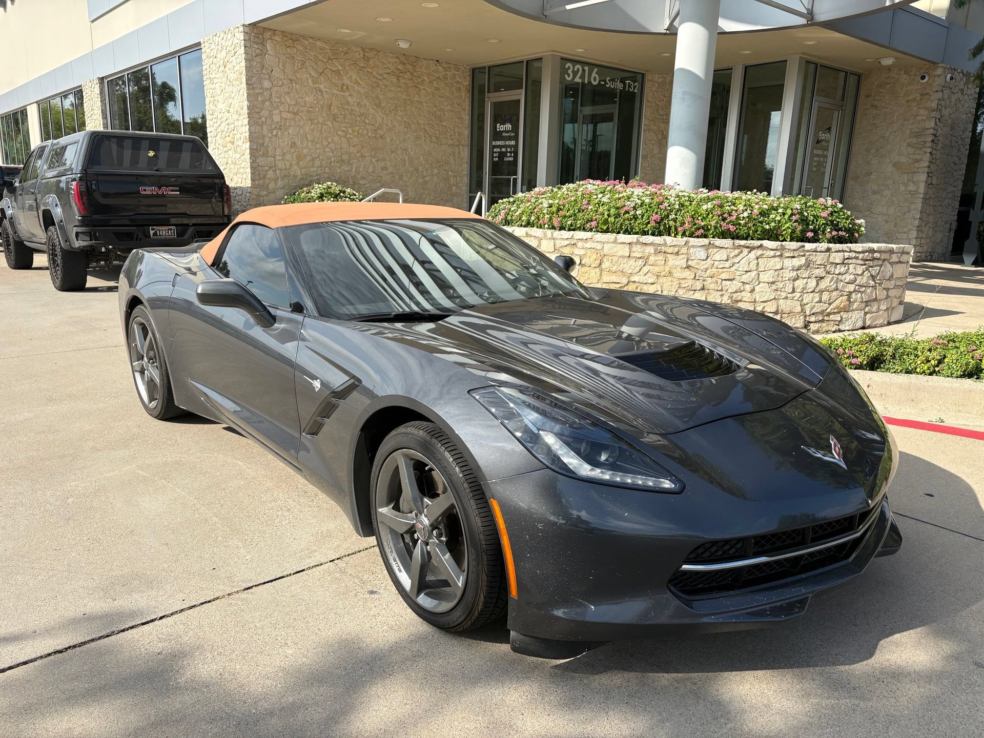Used 2014 Chevrolet Corvette Stingray Convertible w/ 2LT Preferred Equipment Group RWD image 3