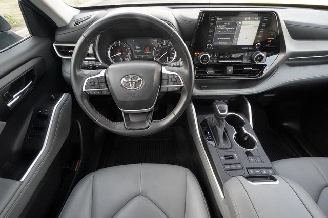 Used 2022 Toyota Highlander XLE image 15