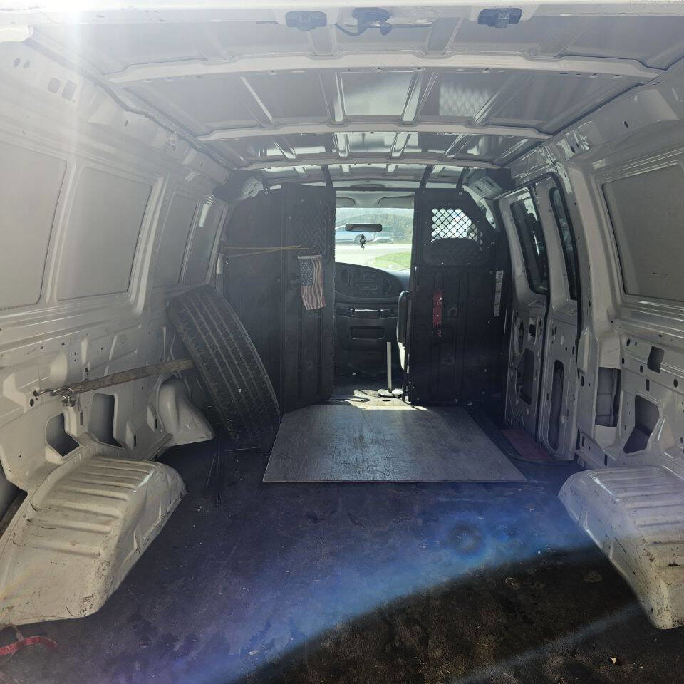 Used 2007 Ford E-350 and Econoline 350 Super Duty RWD image 11