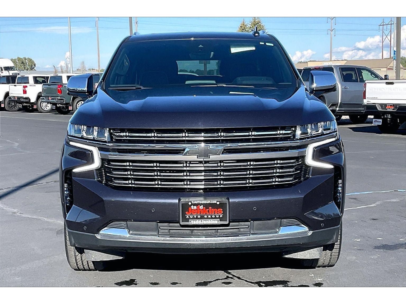 Used 2023 Chevrolet Suburban Premier AWD/4WD image 3