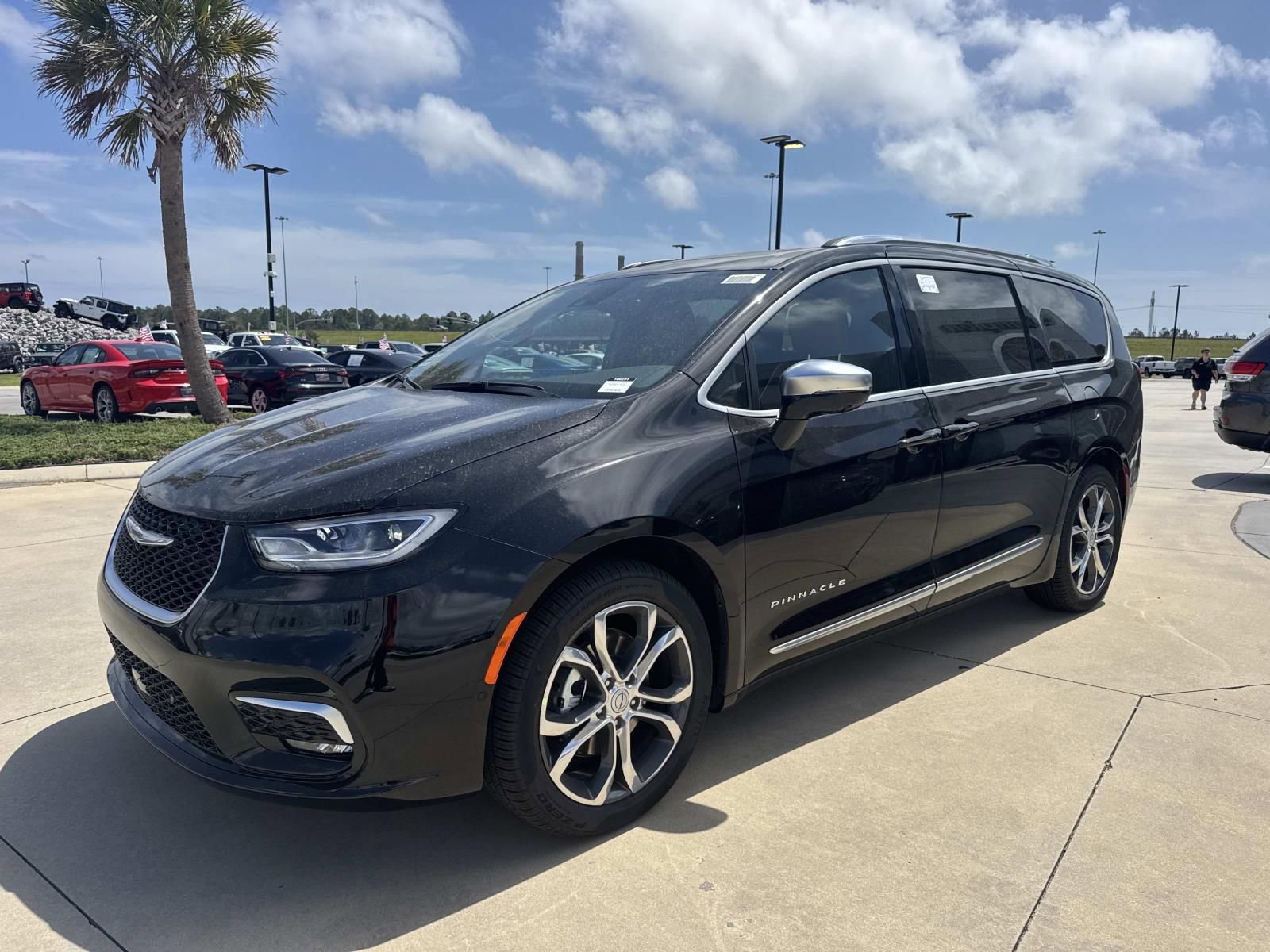 New 2026 Chrysler Pacifica Pinnacle image 3