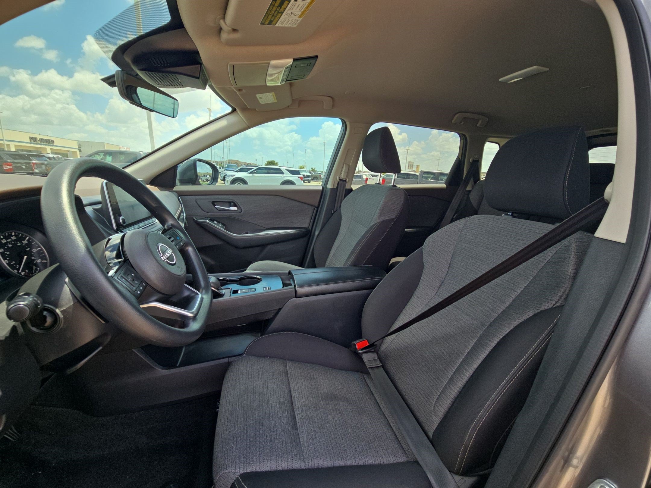 Used 2023 Nissan Rogue SV FWD image 17