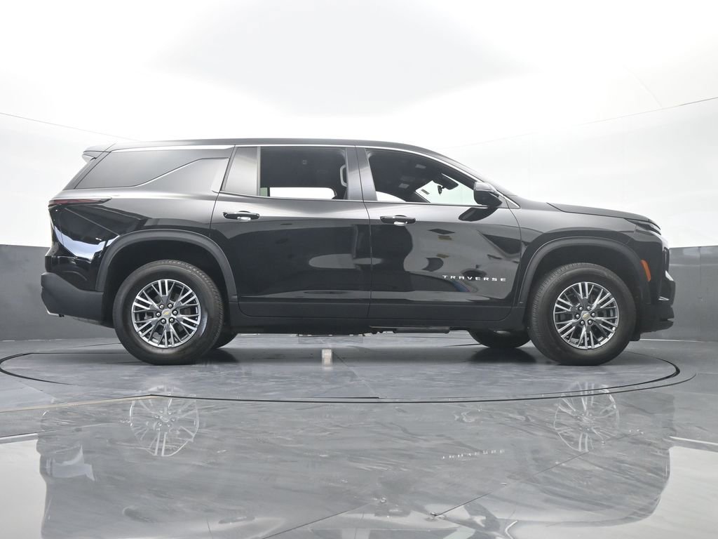 Used 2024 Chevrolet Traverse LS image 67