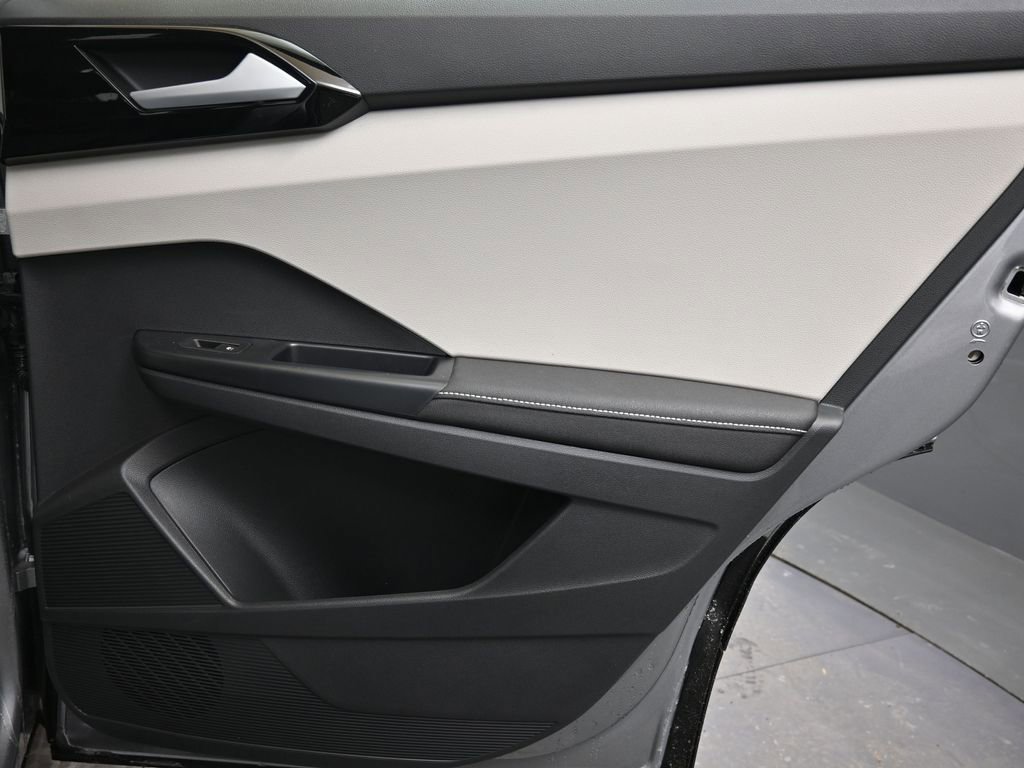 New 2026 Volkswagen Taos S image 14