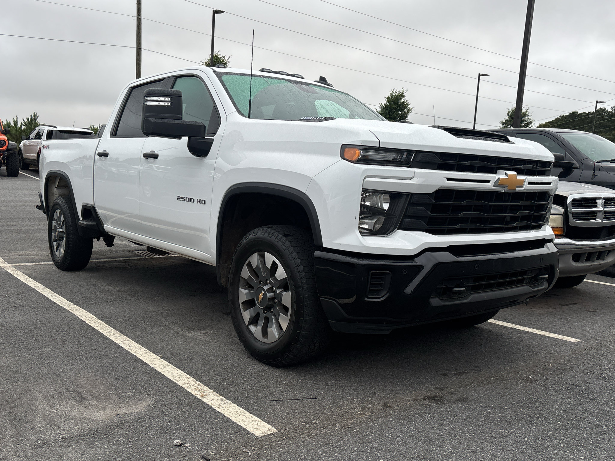 Used 2025 Chevrolet Silverado 2500 Custom w/ Custom Value Package AWD/4WD image 2