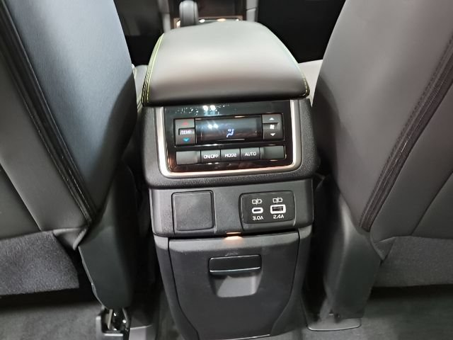 Used 2023 Subaru Ascent Onyx Edition AWD/4WD image 18