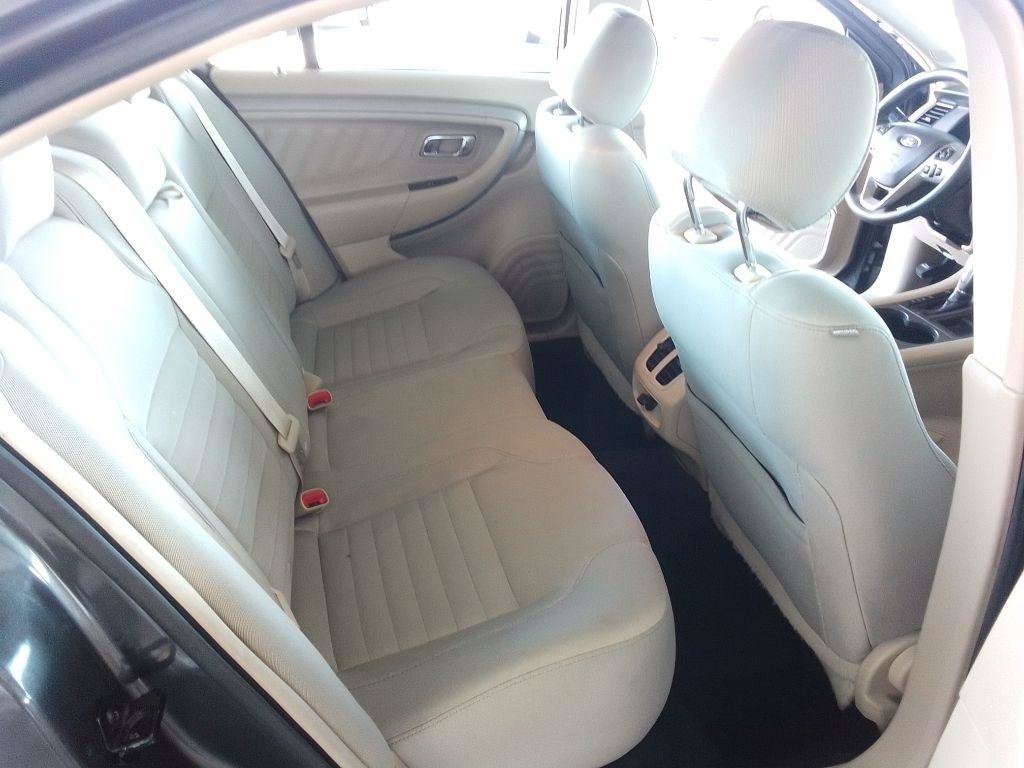 Used 2018 Ford Taurus SE FWD image 16