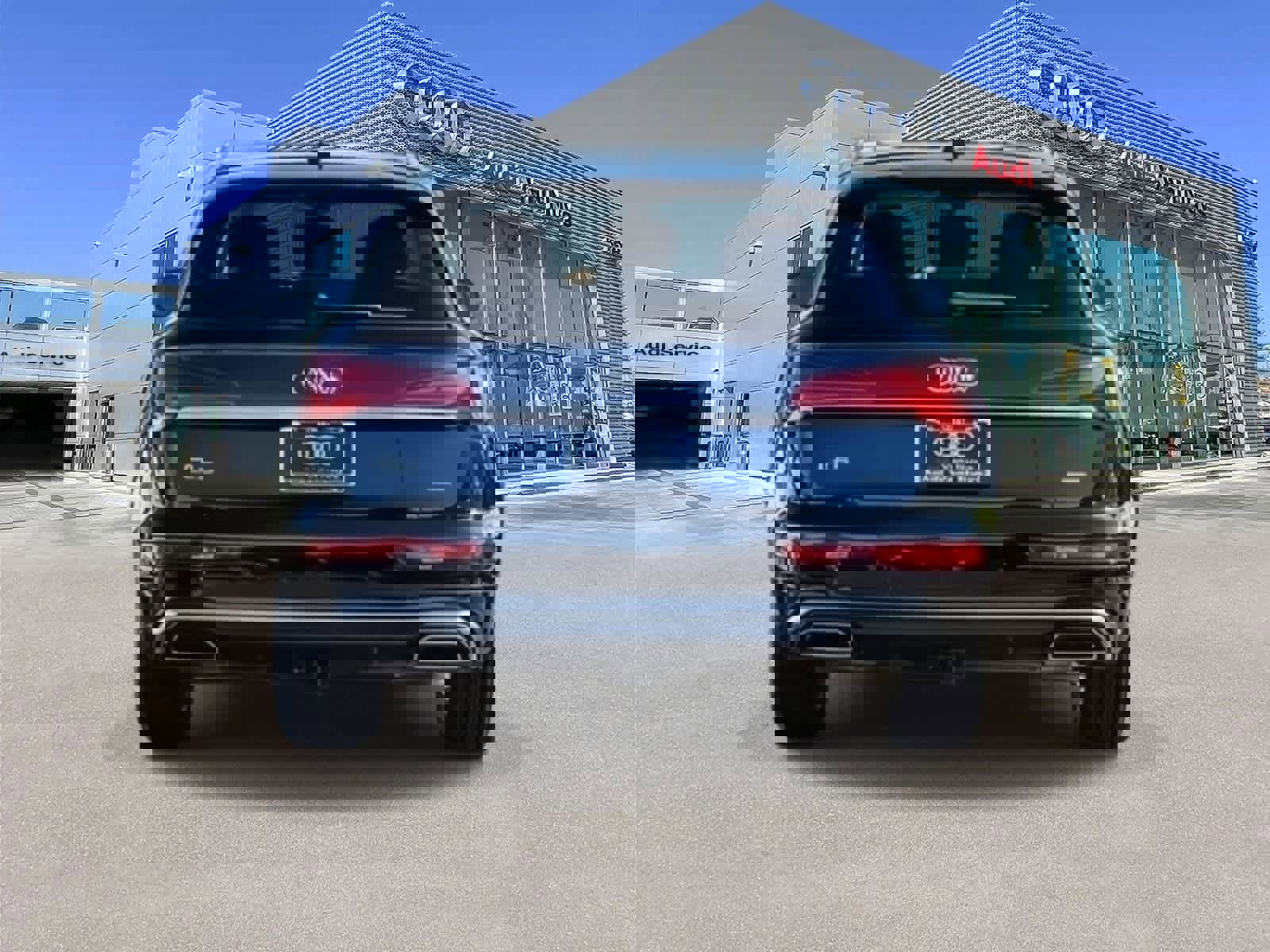 Used 2023 Audi Q5 e Premium Plus w/ Premium Plus Package image 5