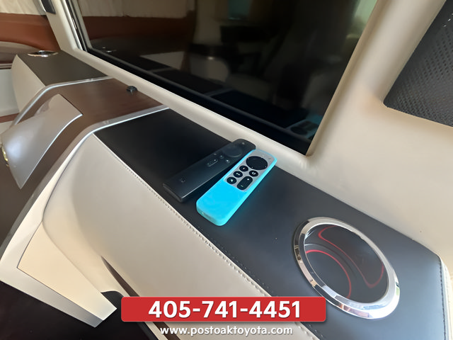 Used 2020 Mercedes-Benz Metris Passenger image 27