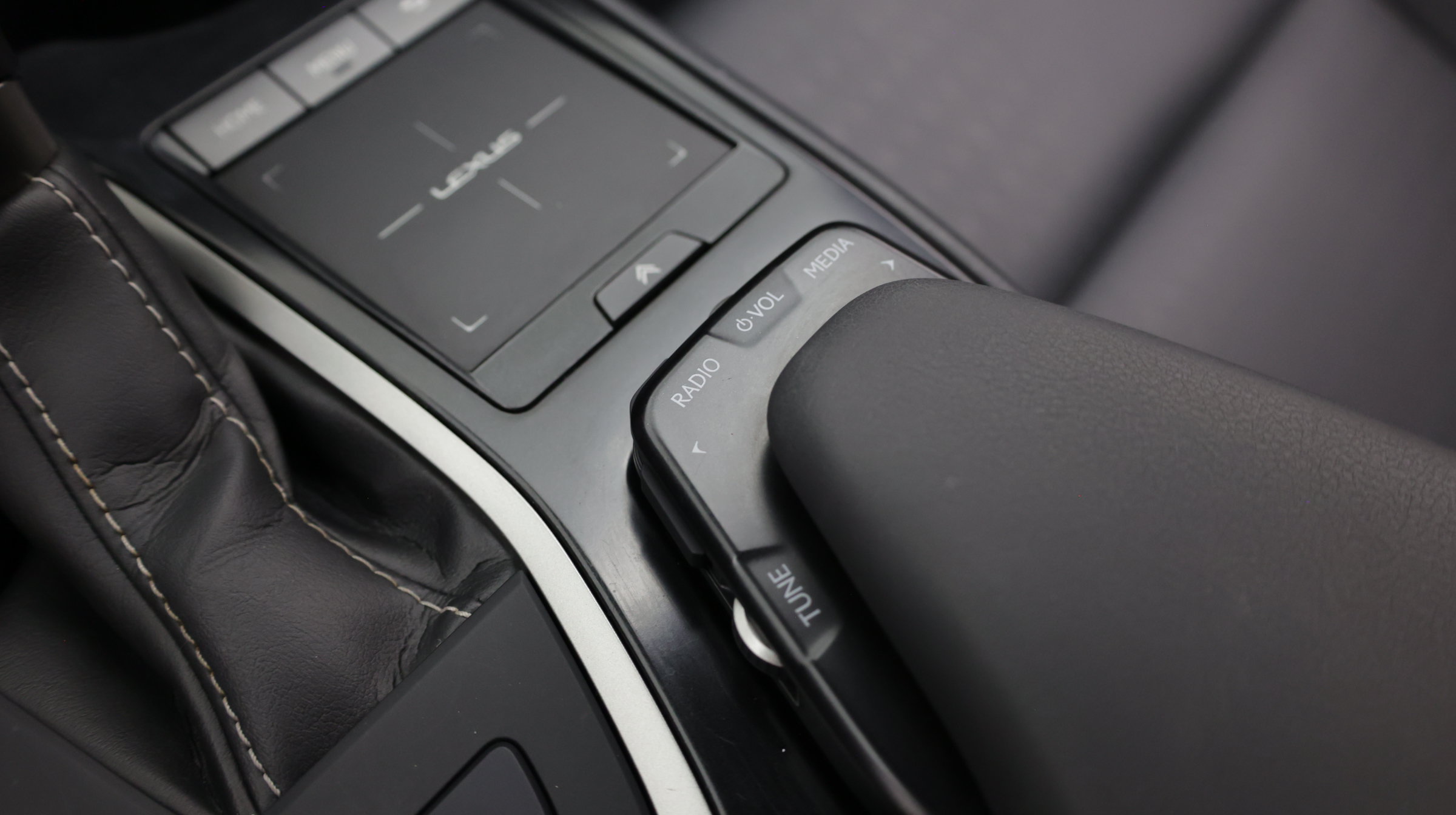 Used 2021 Lexus UX 200 w/ Accessory Package (Z2) FWD image 31